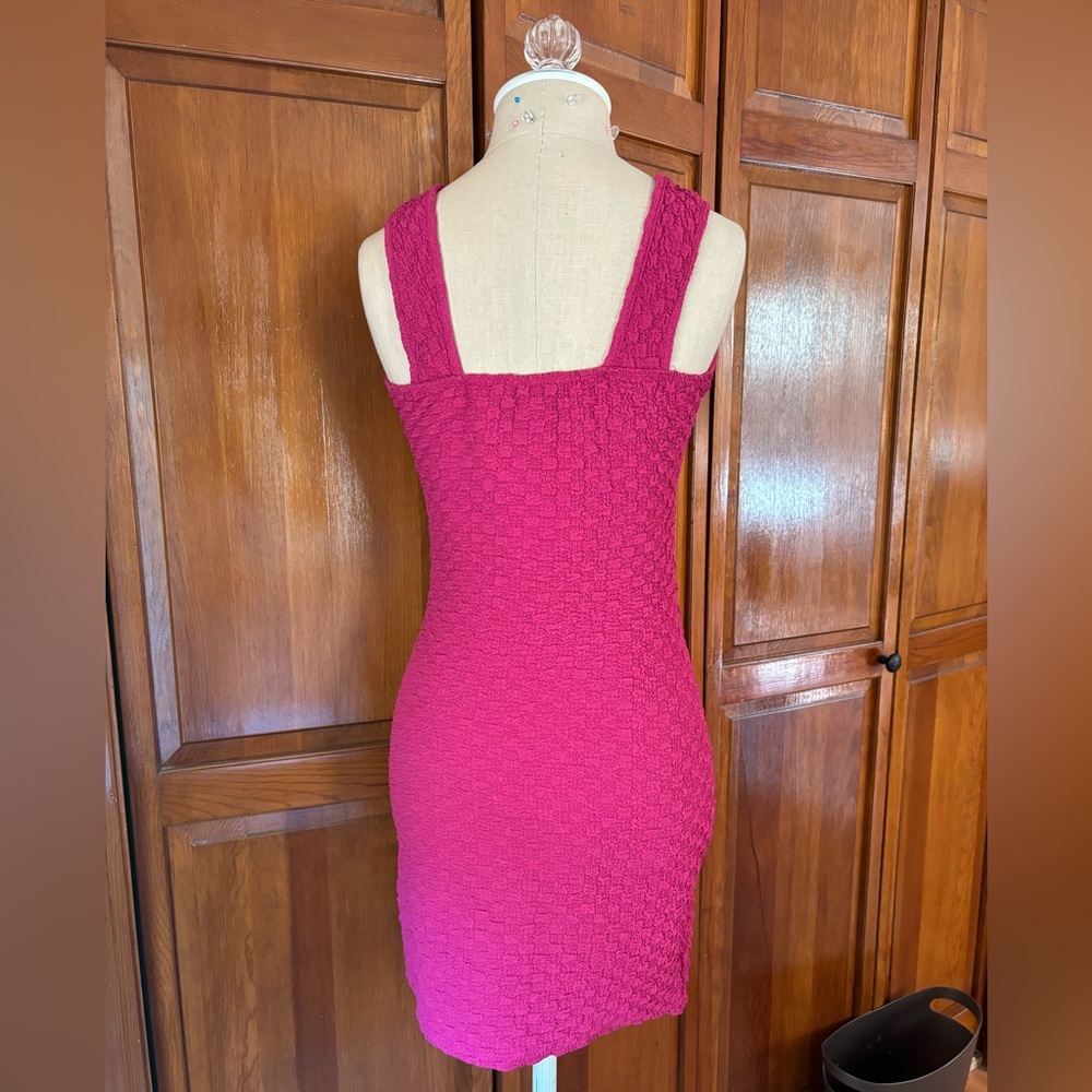 Textured Bodycon Dress - Picture 2 of 8
